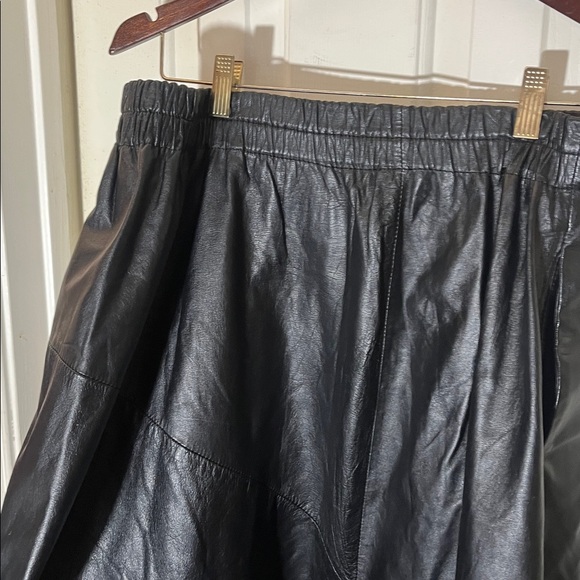 JFS signature leather skirt size medium - Picture 7 of 12